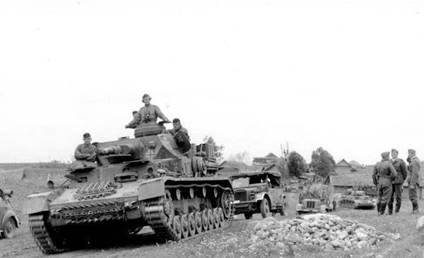 二战苏德战争，第4装甲集团军为何参加战役最多？战斗力强-第1张图片-欧陆平台