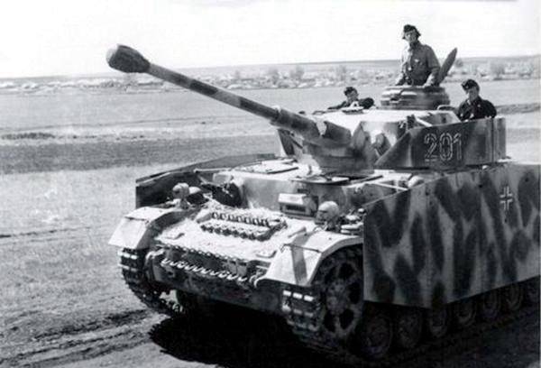 二战苏德战争，第4装甲集团军为何参加战役最多？战斗力强-第2张图片-欧陆平台